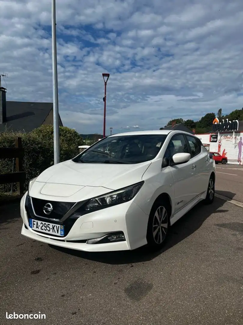 Nissan Leaf 2. 40 kw business Connecta 150 cv Weiß - 2