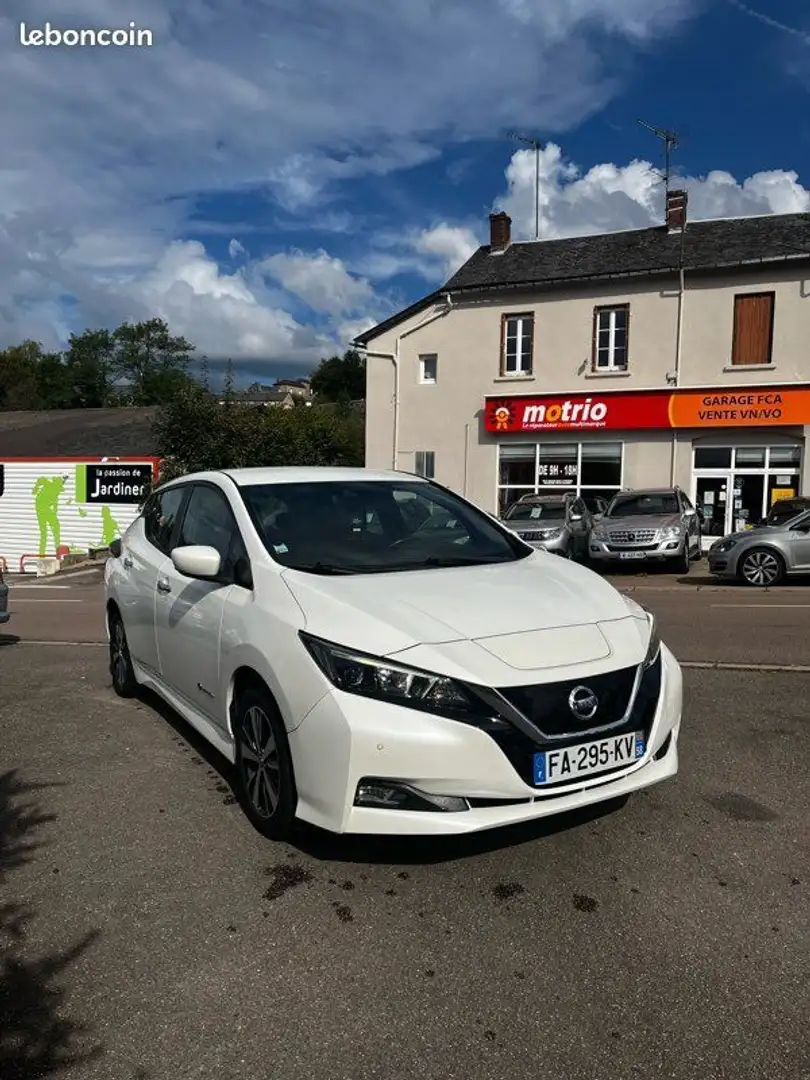 Nissan Leaf 2. 40 kw business Connecta 150 cv Weiß - 1