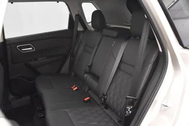 Nissan X-Trail view 14