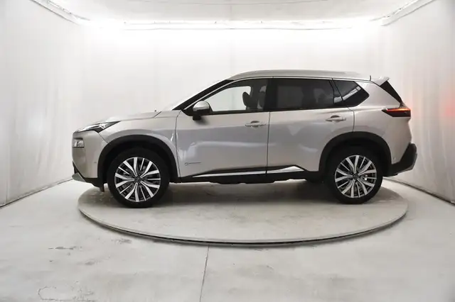 Nissan X-Trail view 2