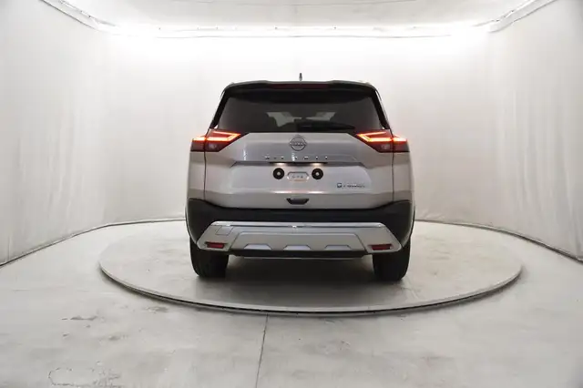 Nissan X-Trail view 4