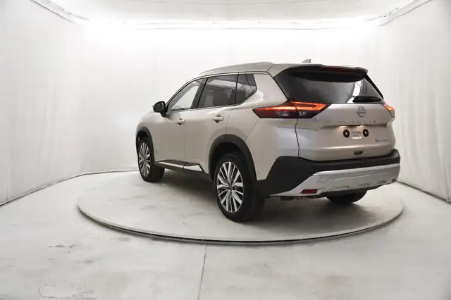 Nissan X-Trail view 3