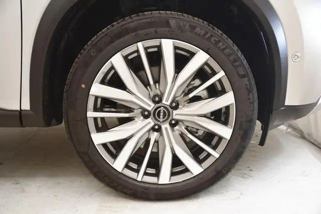 Nissan X-Trail view 6