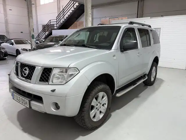 Nissan Pathfinder 2.5dCi SE Aut.