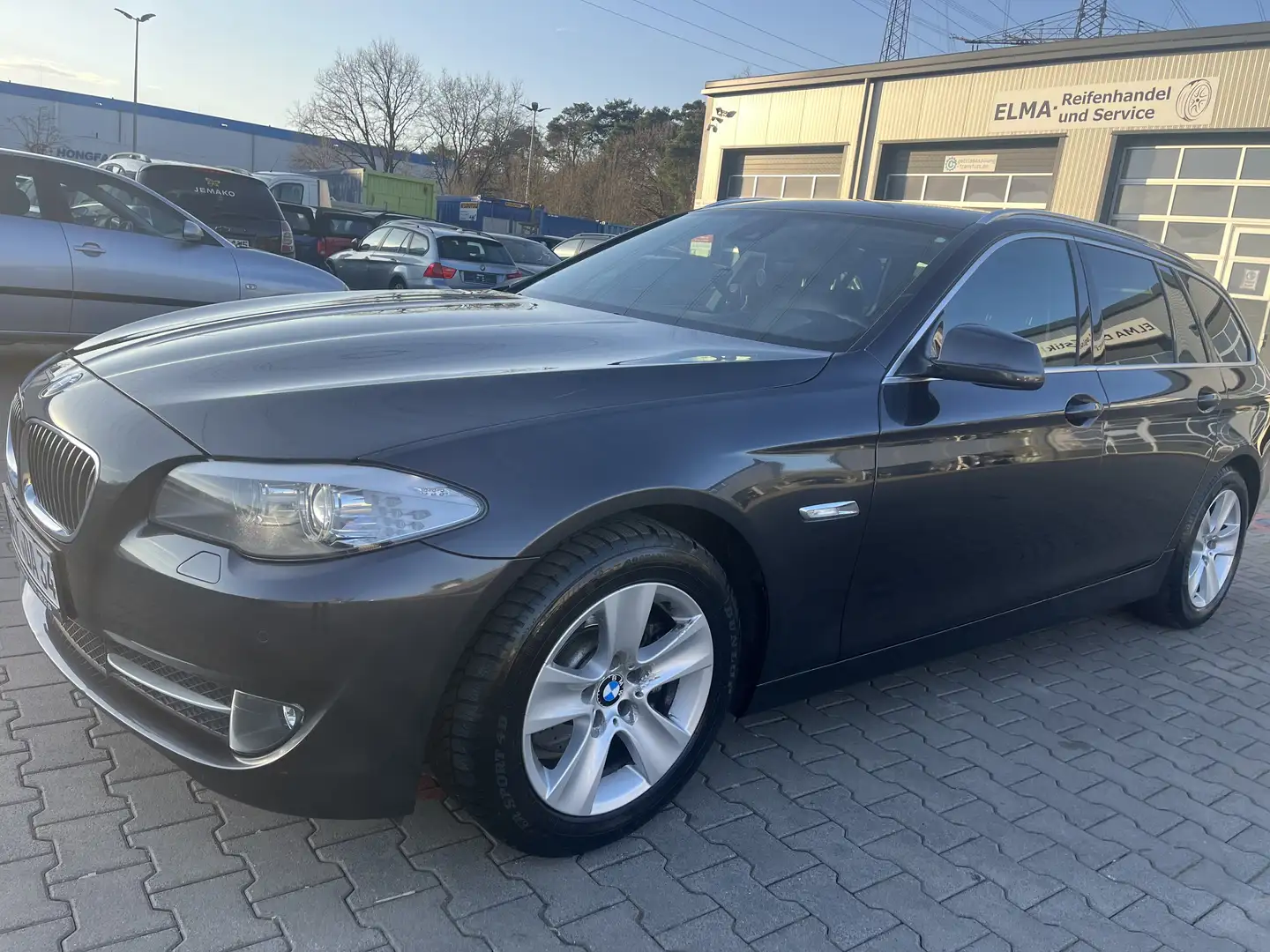 BMW 520 520 d  Xenon Leder Navi Kamera SHZ Grau - 1
