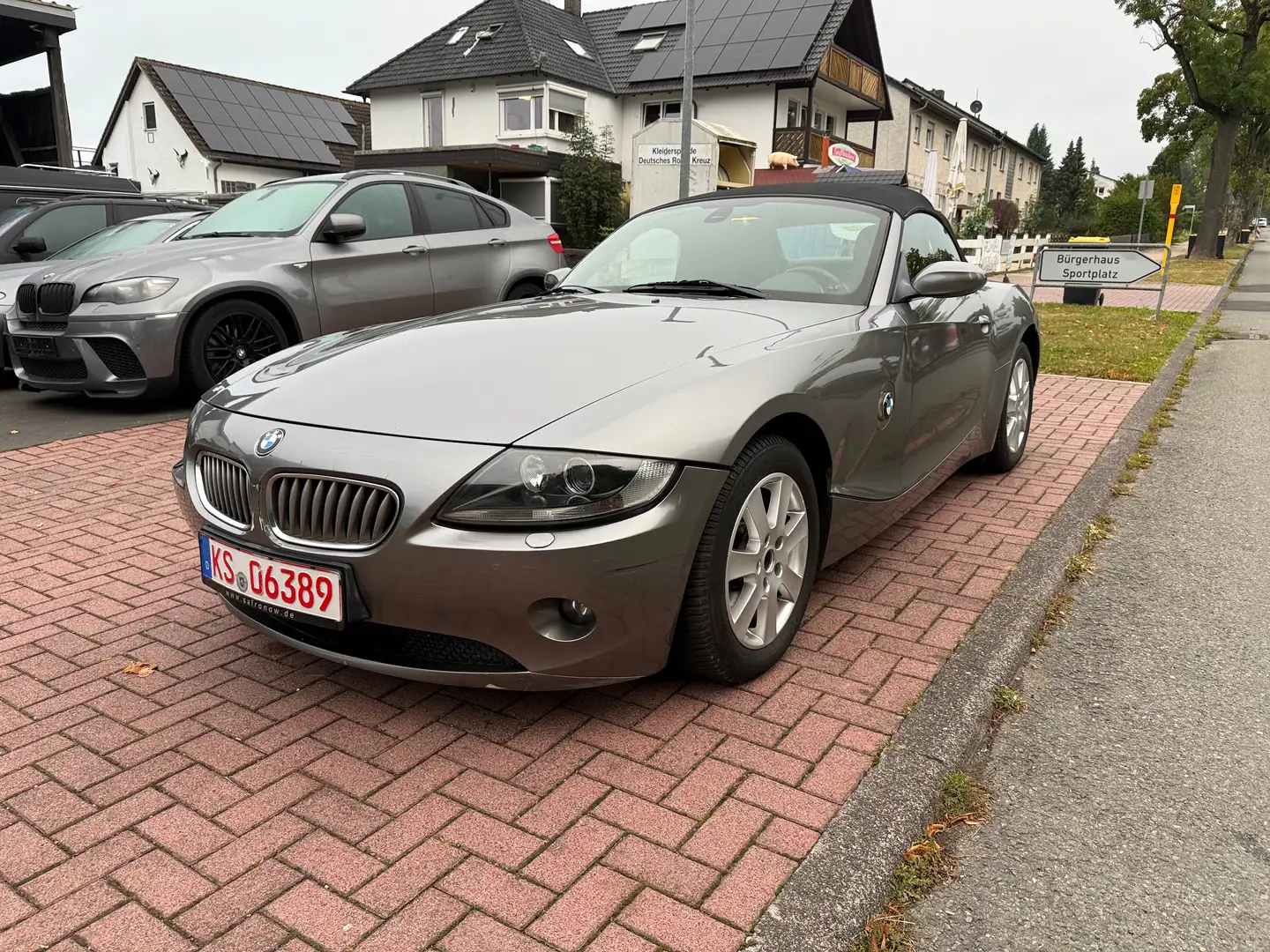 BMW Z4 2.2i Cabrio Leder Klima Sitzheizung HU AU 12/2026 Grau - 1
