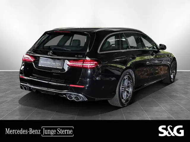 Mercedes-Benz E-Class view 3