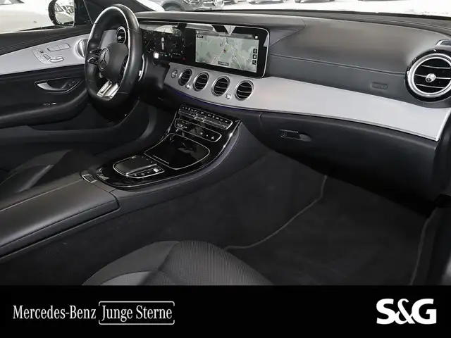 Mercedes-Benz E-Class view 9
