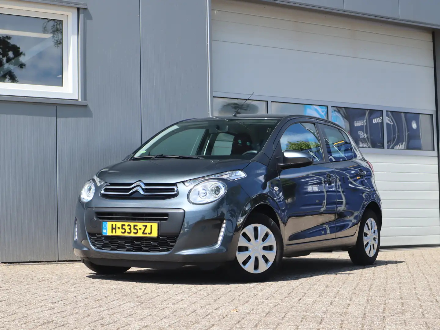 Citroen C1 1.0 VTi Feel / Camera / Apple carplay Grijs - 1