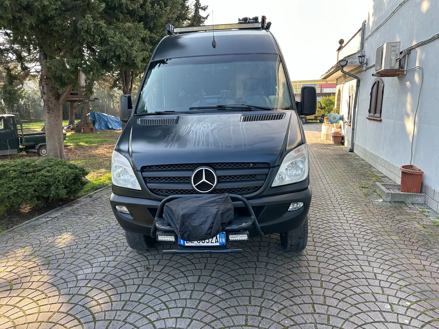 Caravans-Wohnm Mercedes-Benz SPRINTER 4X4 KIT DI RIALZO GANCIO TRAINO PERMUTABI Fekete - 2