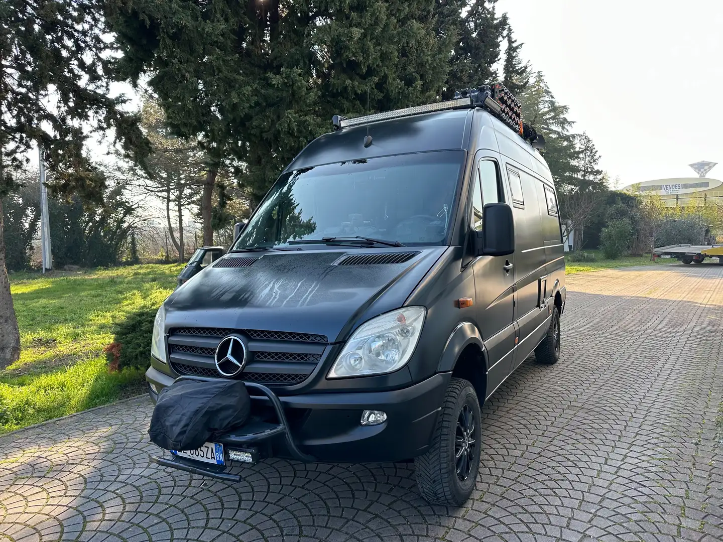 Caravans-Wohnm Mercedes-Benz SPRINTER 4X4 KIT DI RIALZO GANCIO TRAINO PERMUTABI Nero - 1