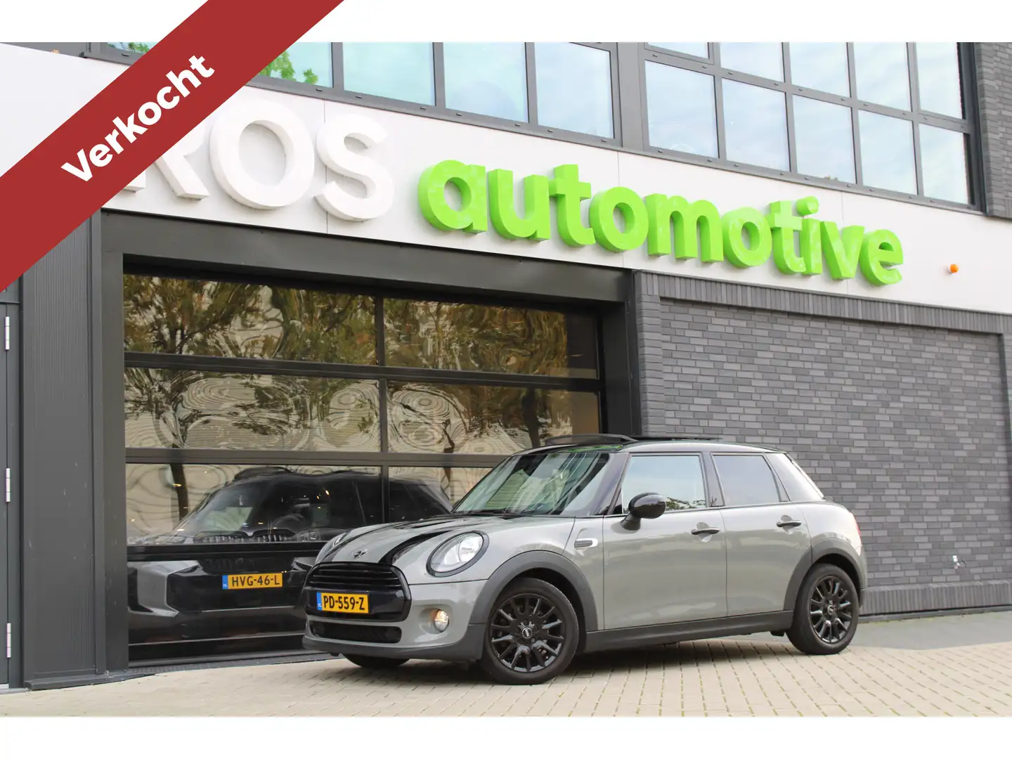 MINI Cooper Mini 1.5 | NAP! | PANO | PDC ACHTER | Grijs - 1