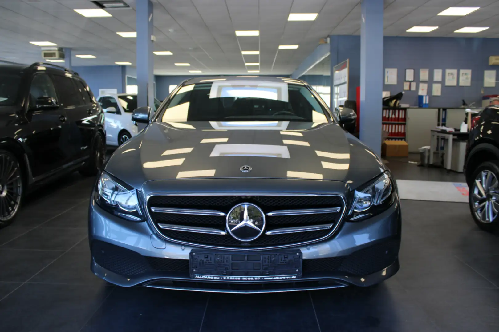 Mercedes-Benz E 300 e 9G-TRONIC Avantgarde Gris - 2