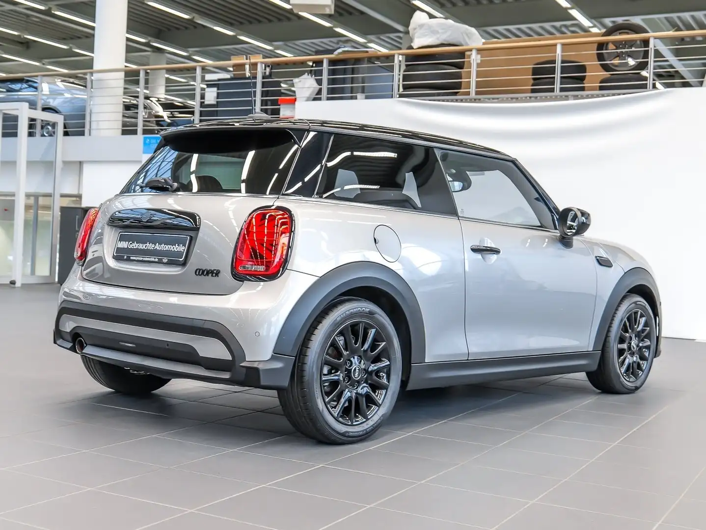 MINI Cooper LED PDC V+H DAB Parkass. Klima Weiß - 2