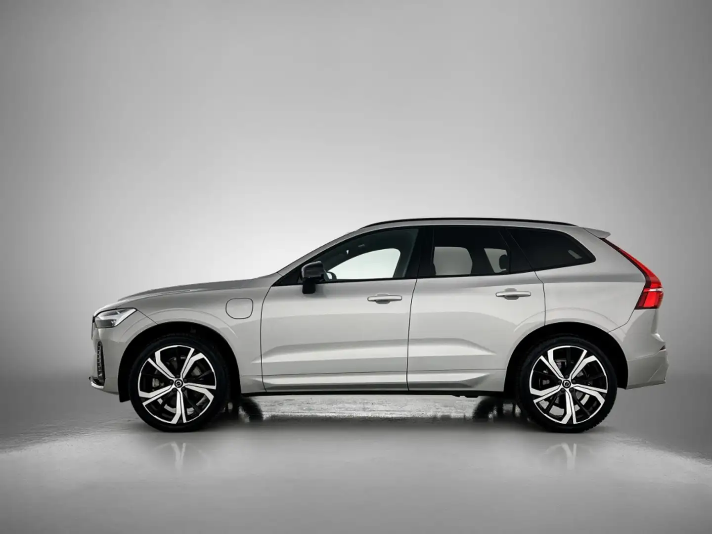 Volvo XC60 2.0 T6 AWD R-Design | Harman\Kardon | Head-Up Disp Grigio - 2