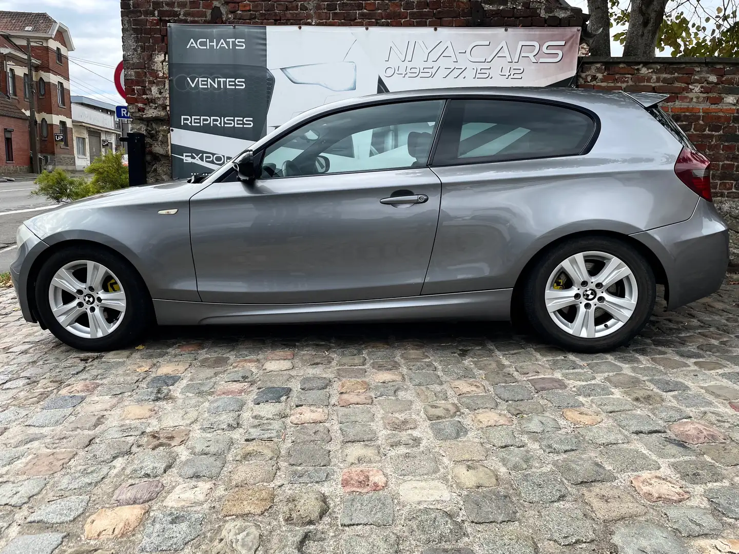 BMW 118 118 dA ** PACK M ** EURO 5 ** Grau - 2