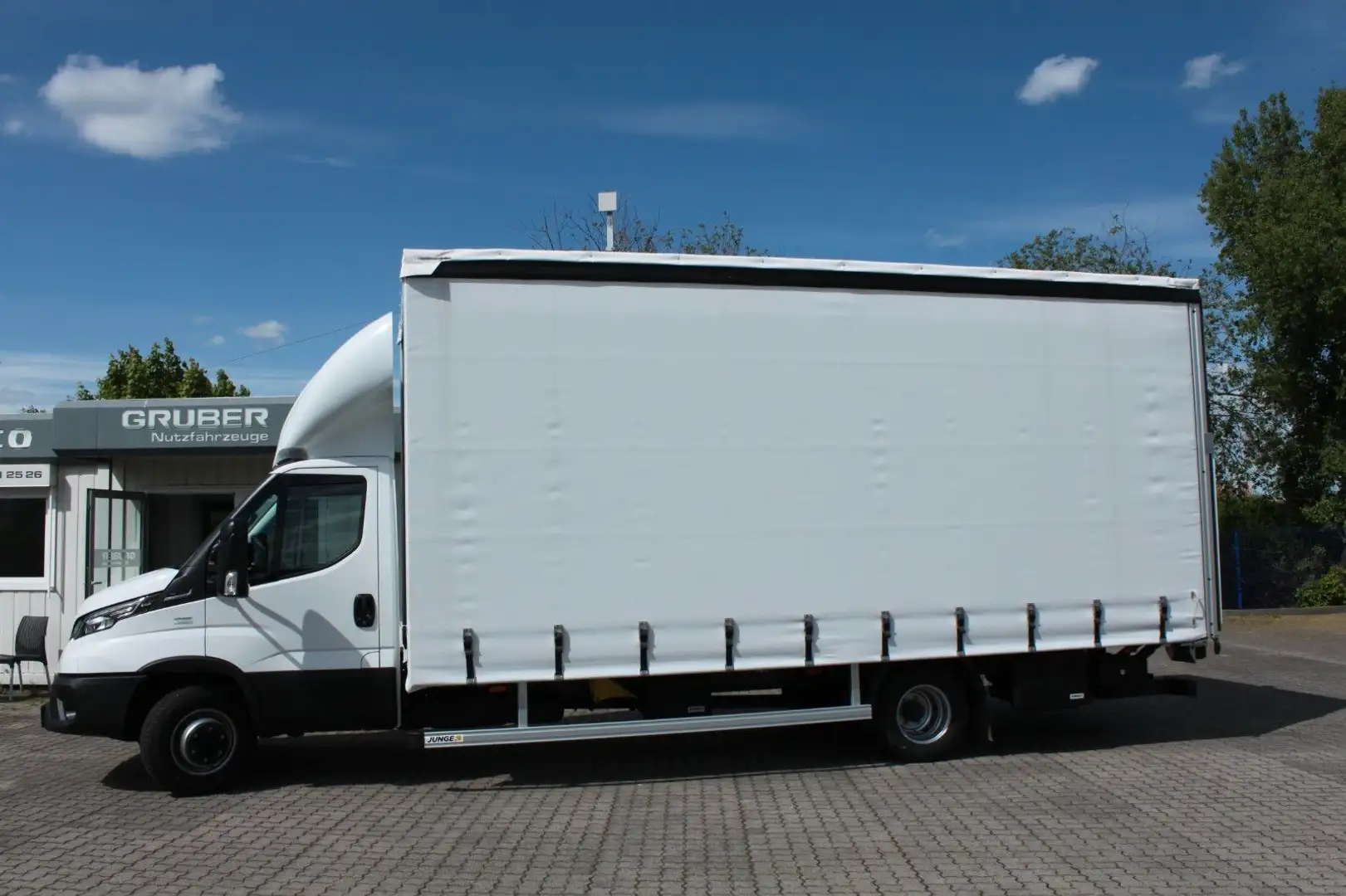 Iveco Daily 72 C 18HA8 Curtainsider Weiß - 2
