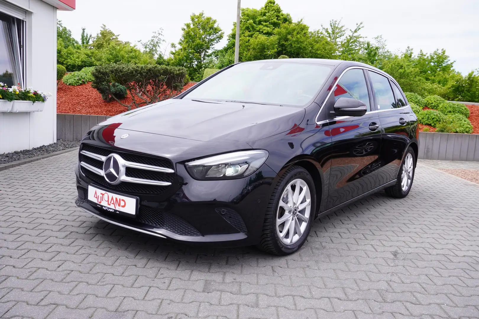 Mercedes-Benz B 200 B200 Progressive LED Navi Kamera MBUX Zwart - 2