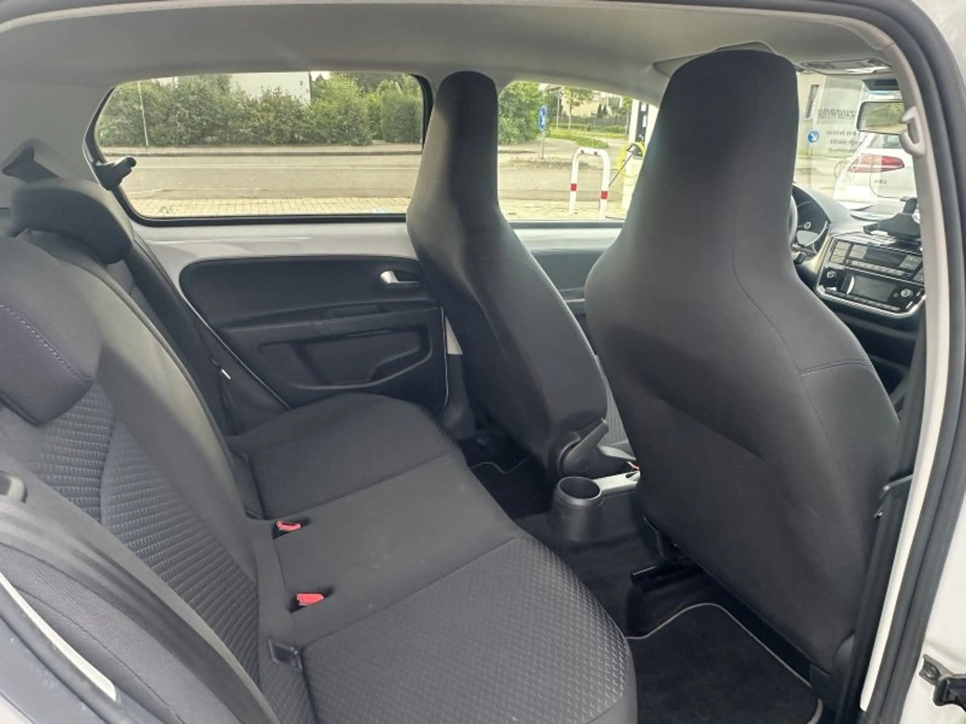 Volkswagen e-up! United CCS Kamera Tempomat Sitzheizung ALU — photo 10