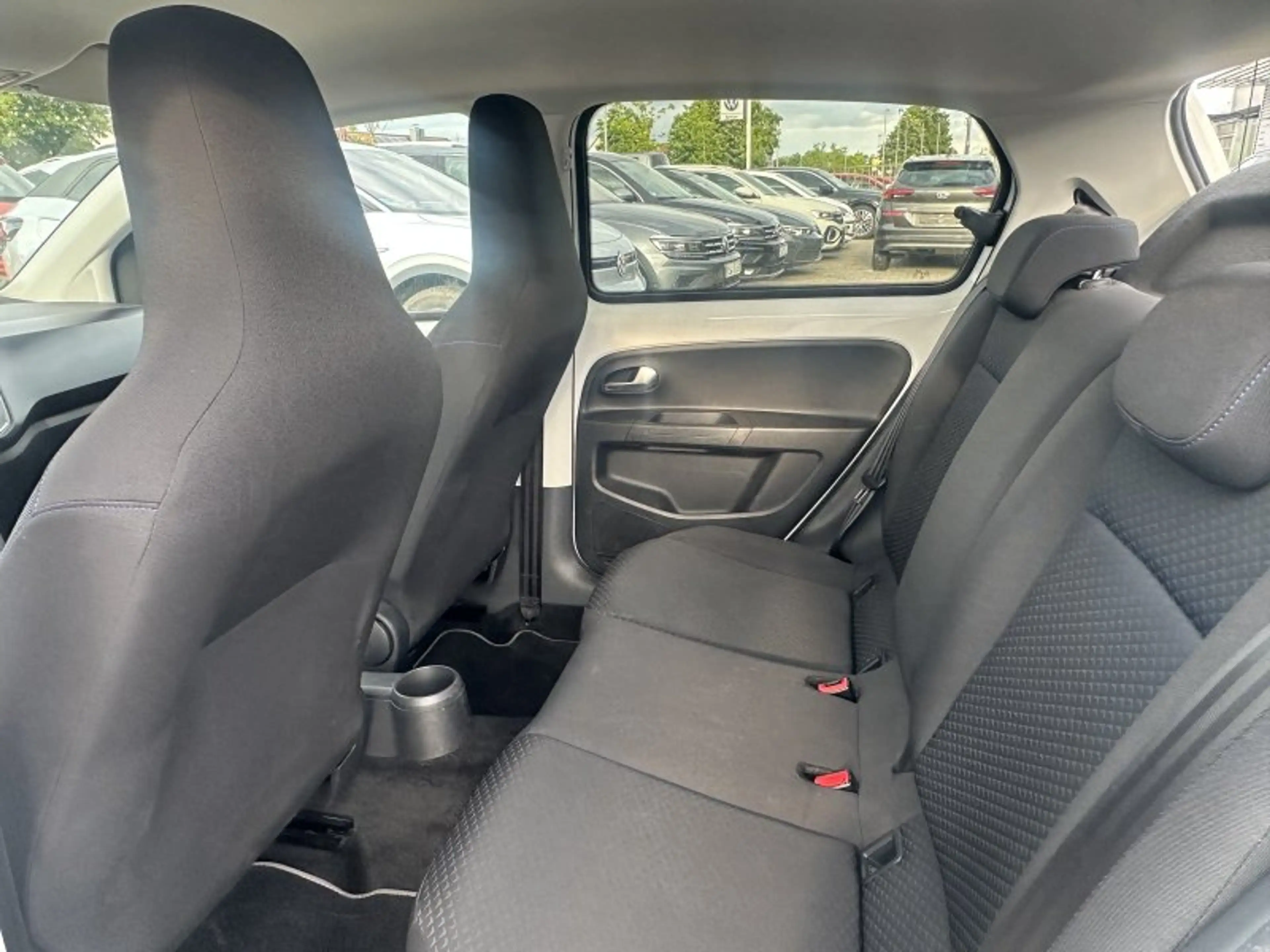 Volkswagen e-up! United CCS Kamera Tempomat Sitzheizung ALU — photo 13