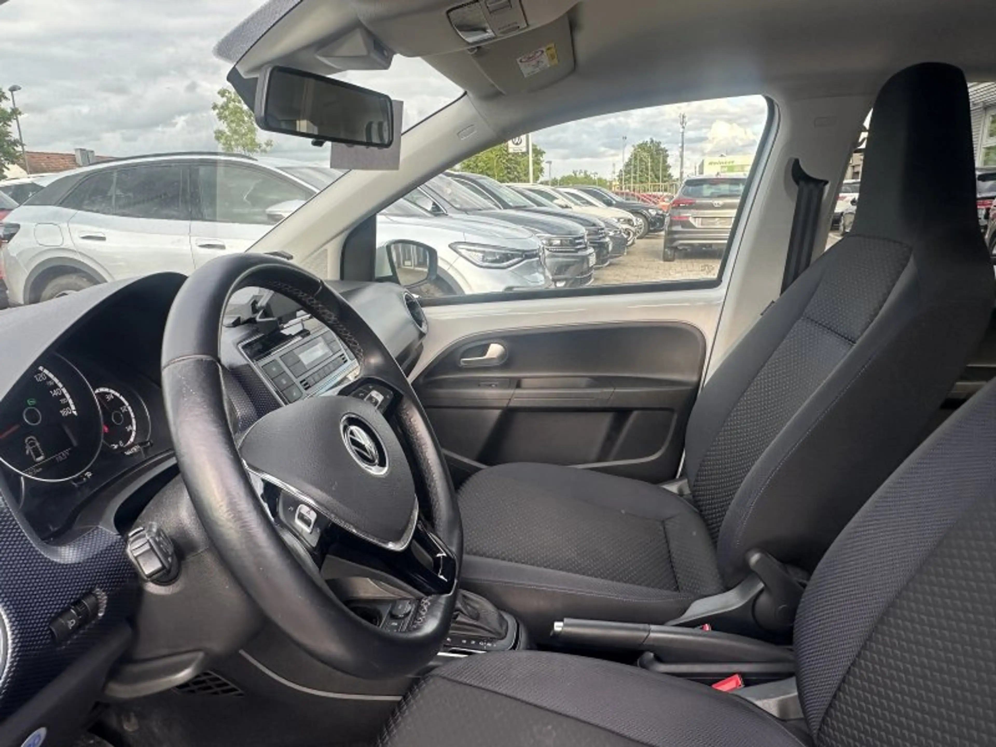 Volkswagen e-up! United CCS Kamera Tempomat Sitzheizung ALU — photo 12