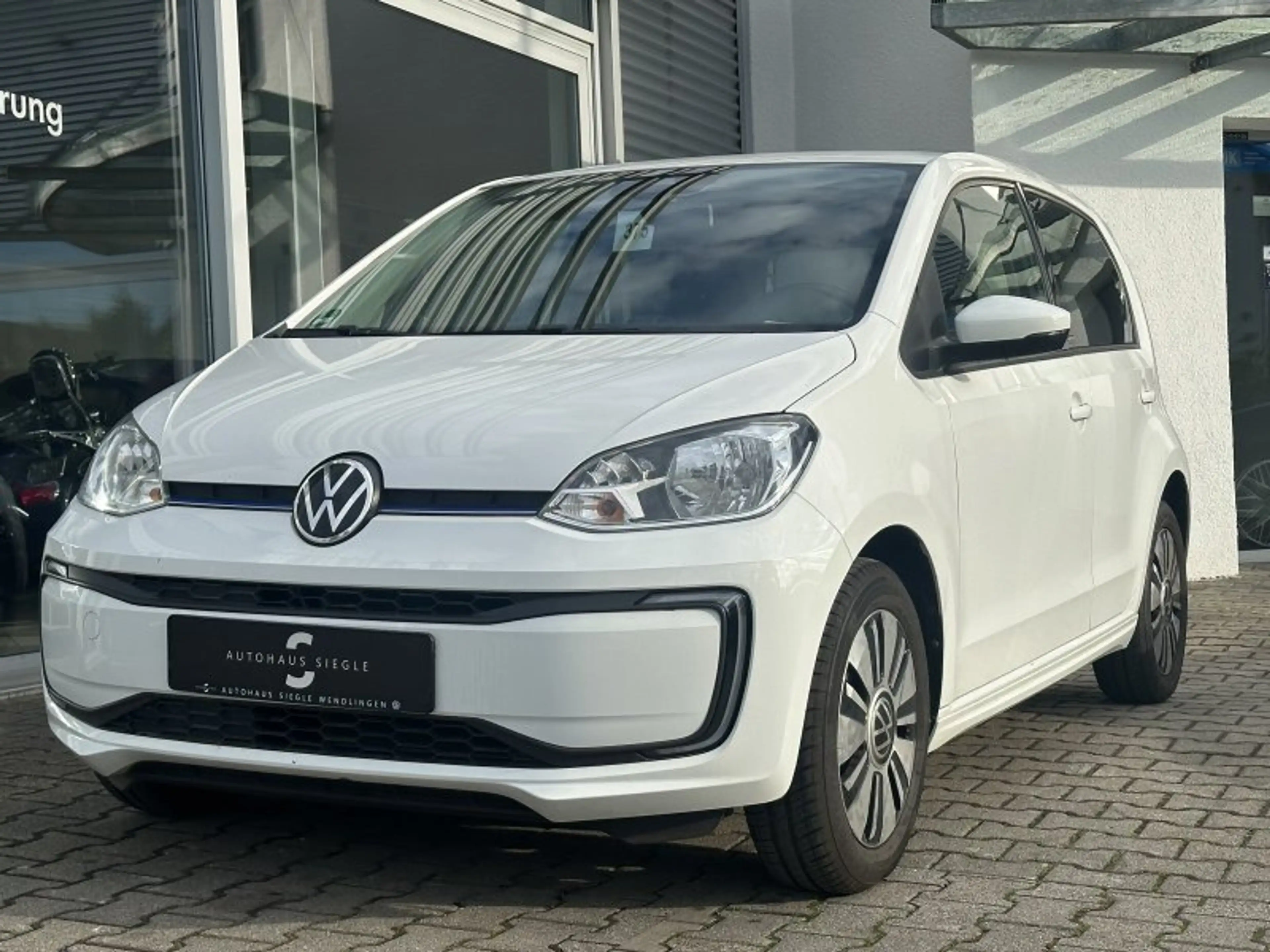 Volkswagen e-up! United CCS Kamera Tempomat Sitzheizung ALU — photo 2