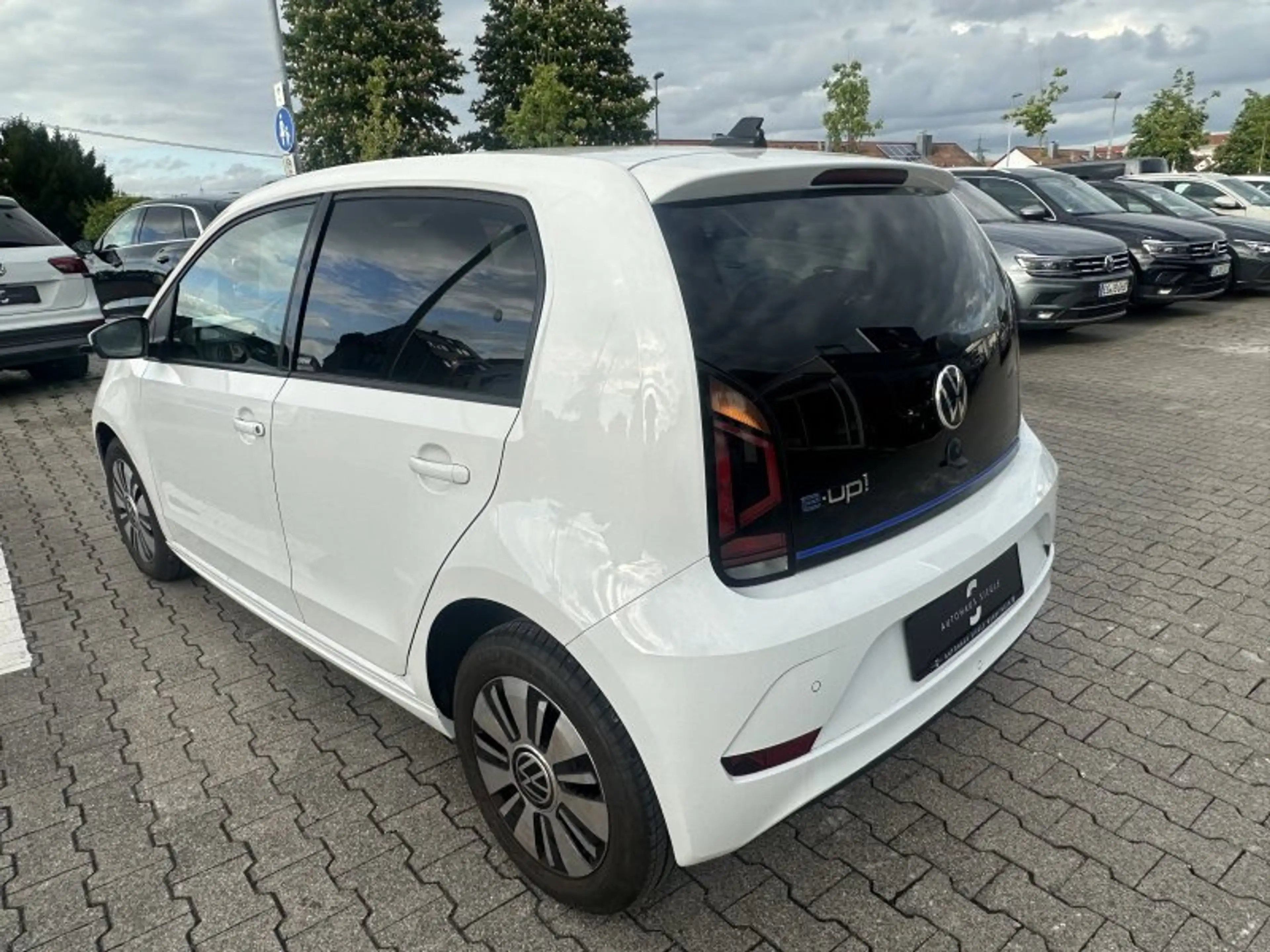 Volkswagen e-up! United CCS Kamera Tempomat Sitzheizung ALU — photo 6