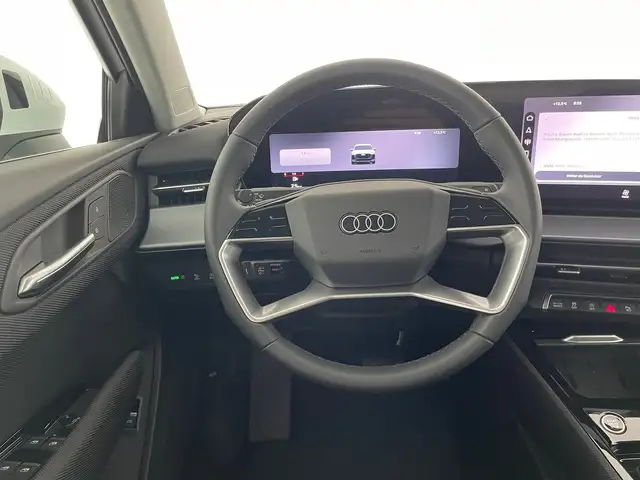 Audi Q3 view 12