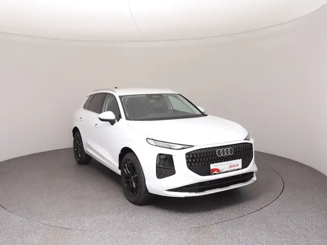 Audi Q3 view 2