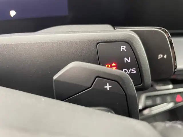 Audi Q3 view 15