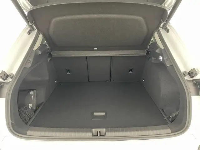 Audi Q3 view 7