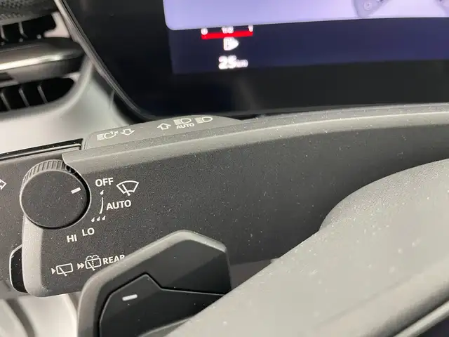 Audi Q3 view 14