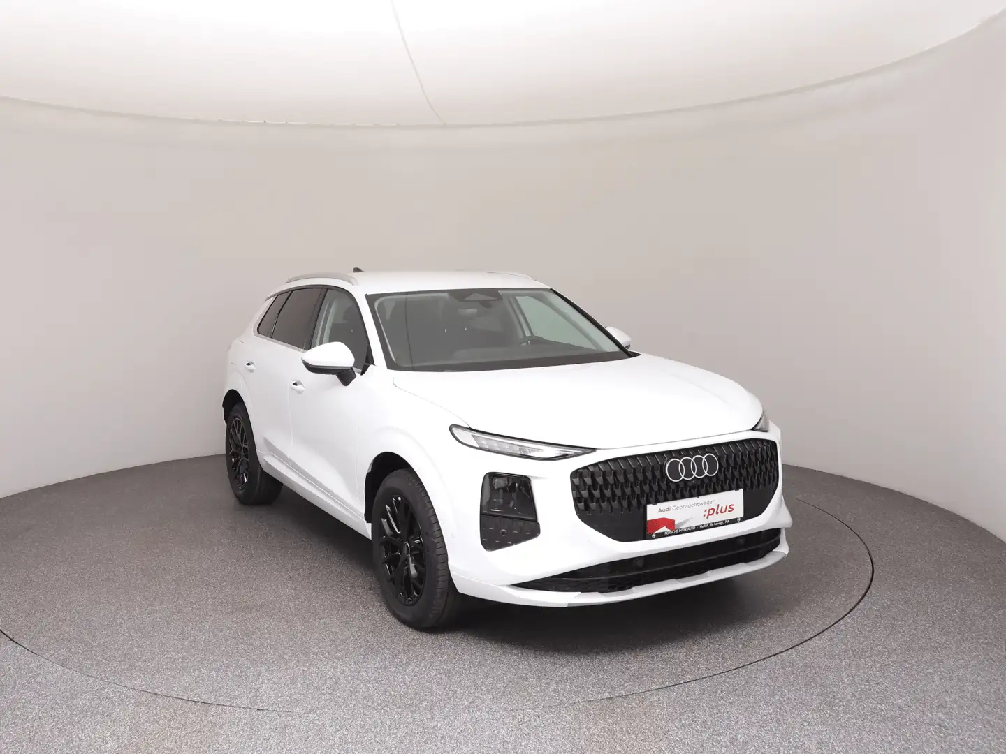 Audi Q3 TFSI 110 kW  intense Weiß - 2