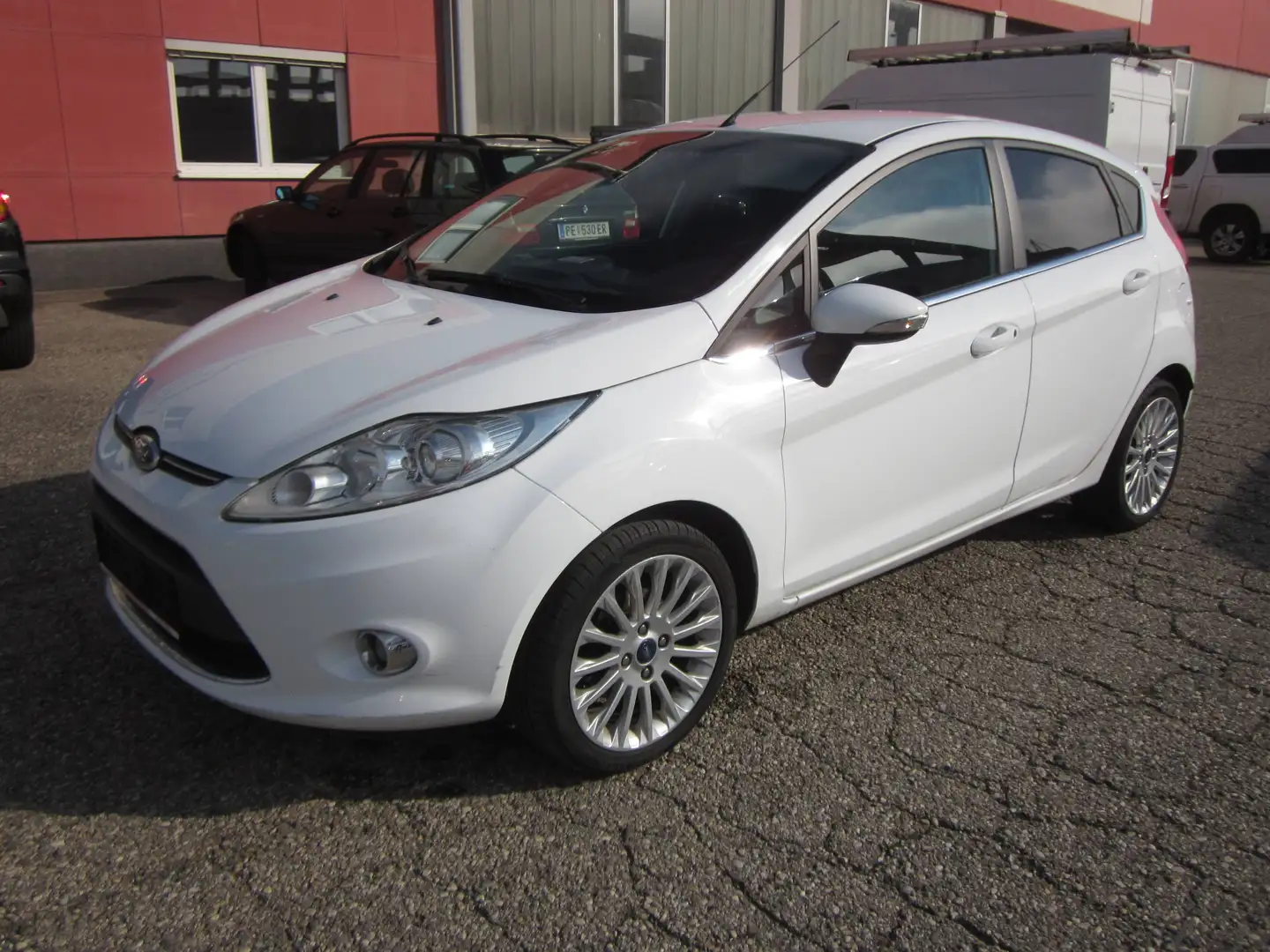 Ford Fiesta Fiesta Titanium 1,25 Titanium 4-Zylinder Weiß - 1