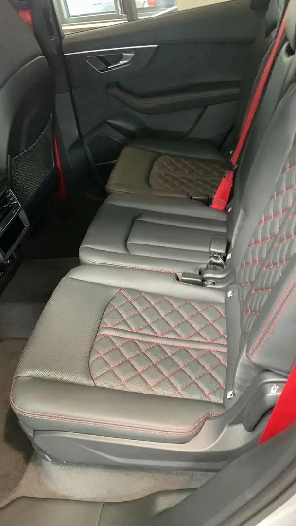 Audi Q7 55 TFSI quattro competition plus Schwarz - 1