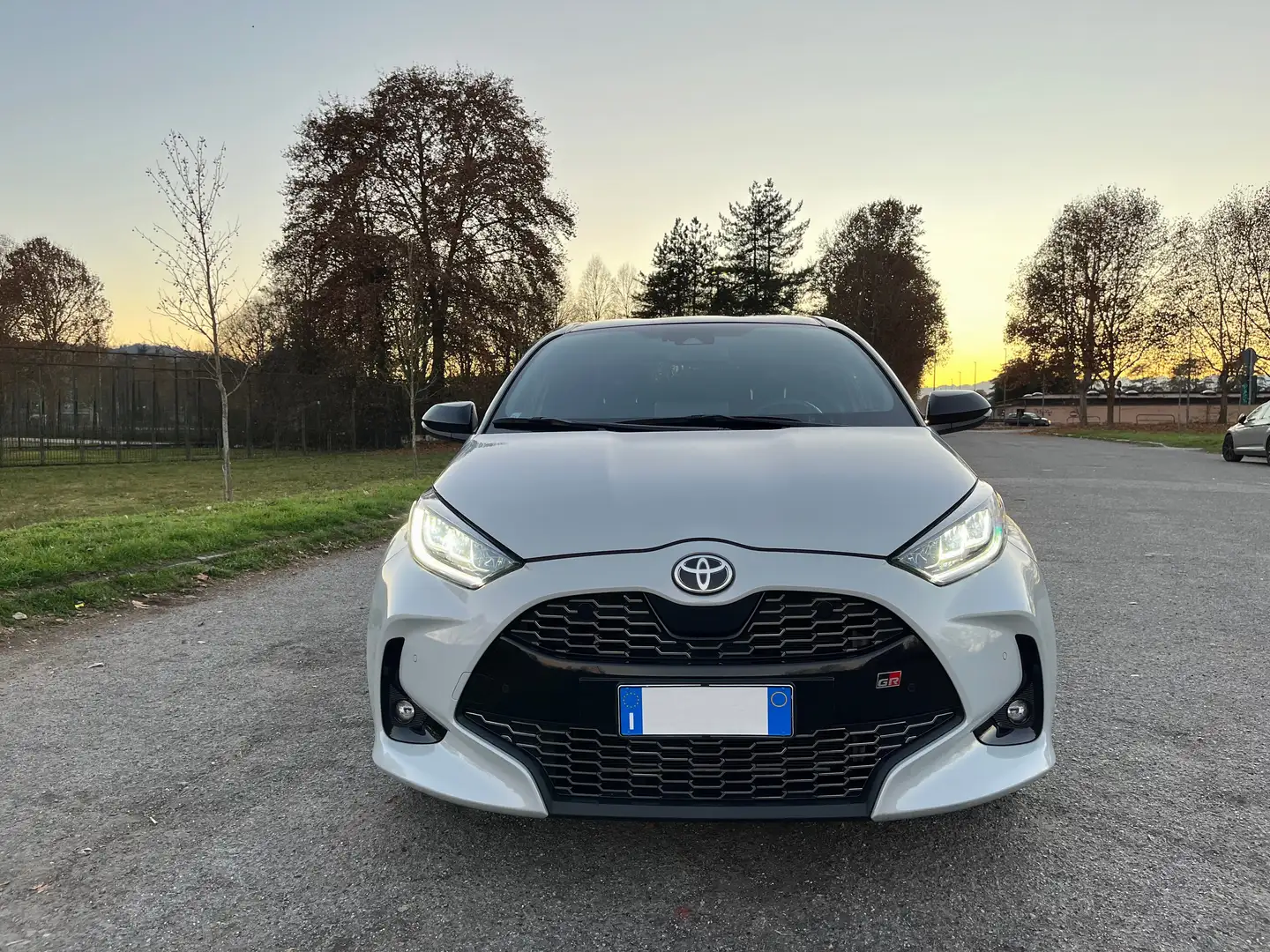 Toyota Yaris 1.5h GR Sport Argento - 2
