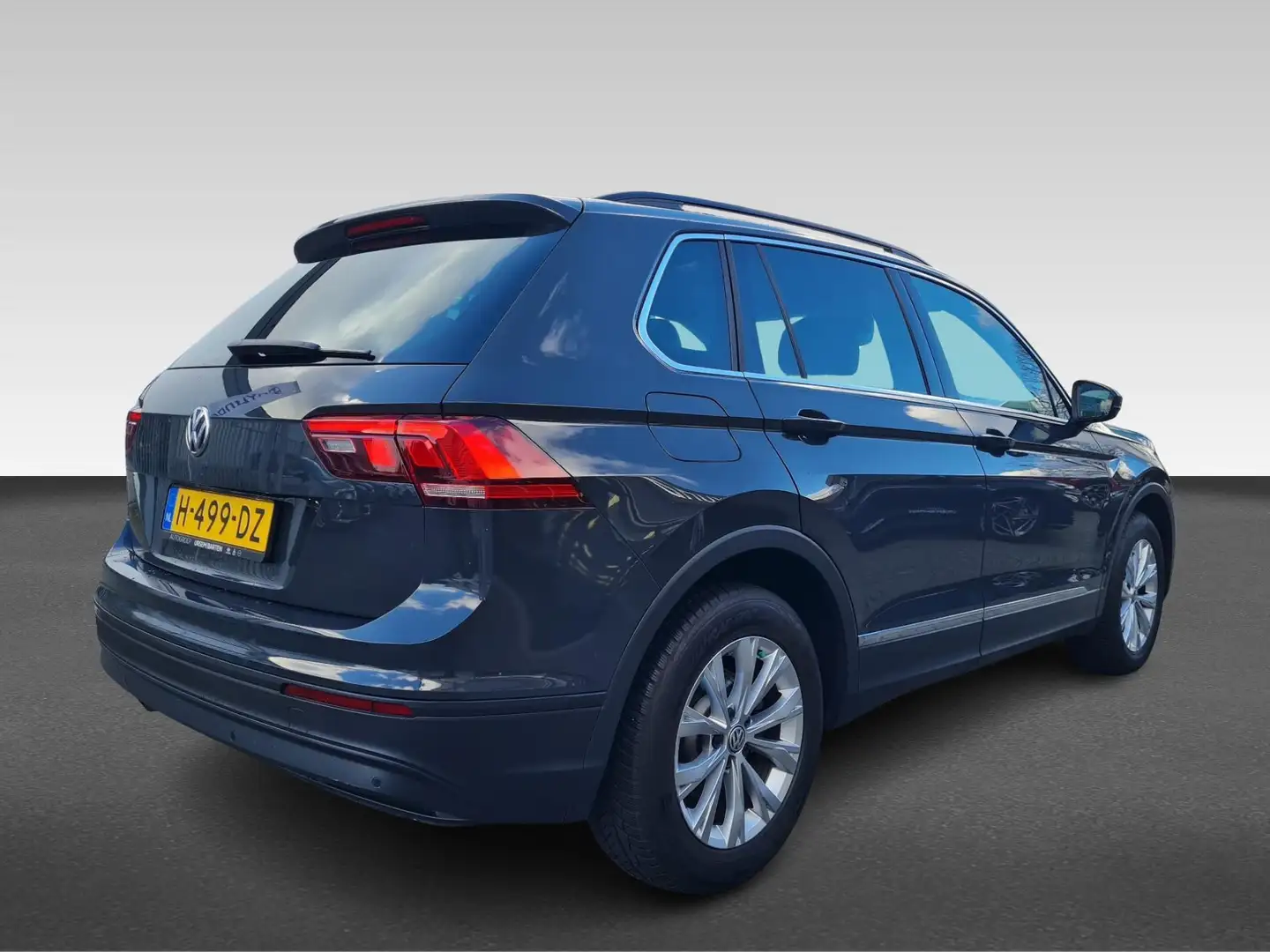 Volkswagen Tiguan 1.5 TSI Comfortline Gris - 2