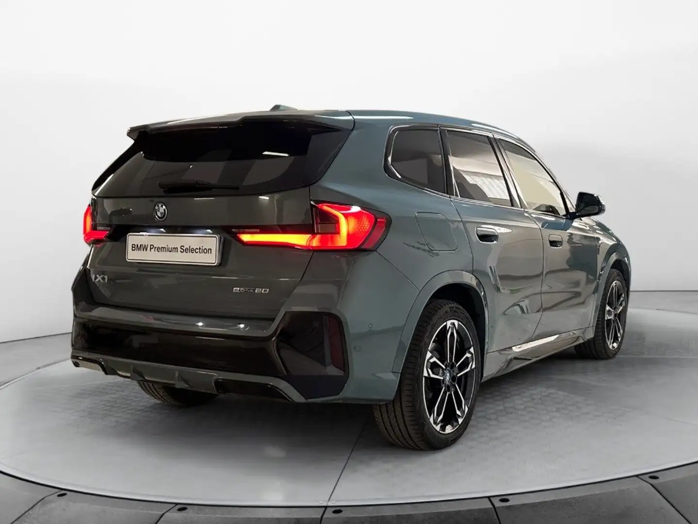 BMW iX1 eDrive20 Msport Verde - 2