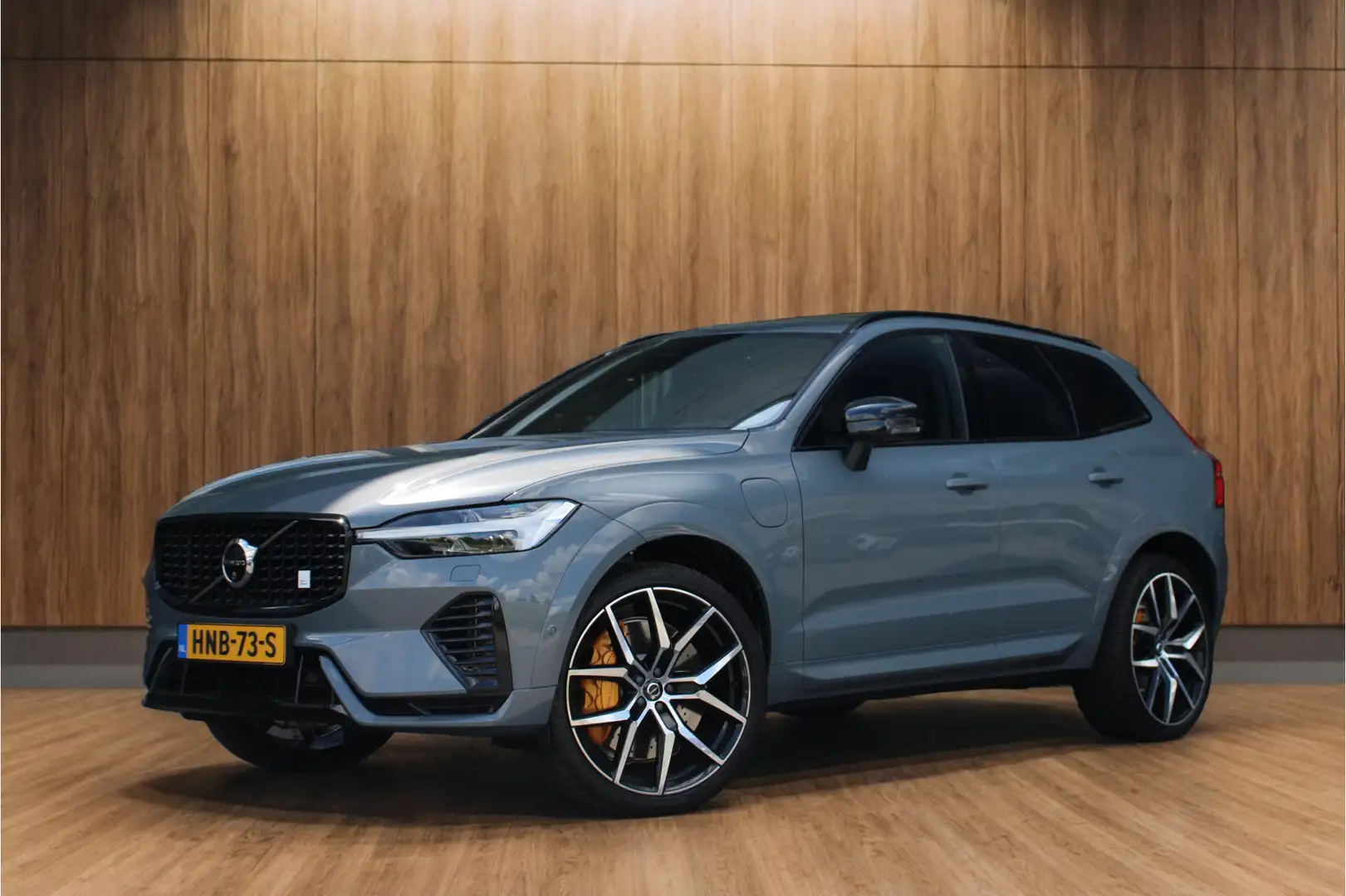 Volvo XC60 T8 AWD Polestar Engineered | Bowers & Wilkins | He Grijs - 1