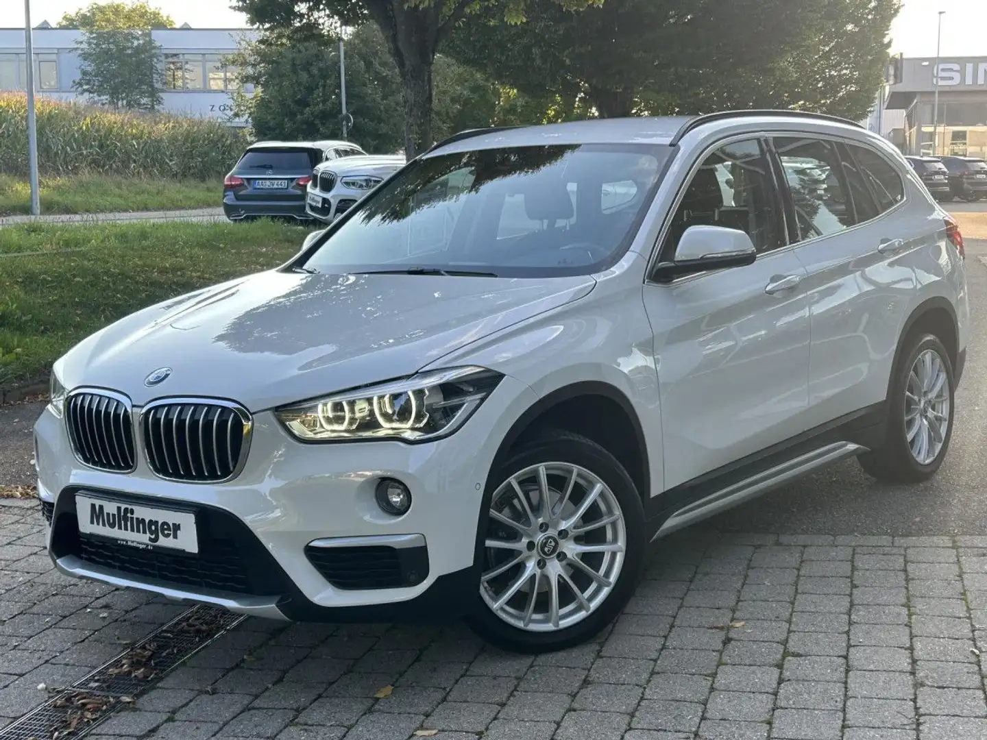 BMW X1 s18d Sports.Navi LED Leder Sitzh.Lordose AHK Weiß - 2