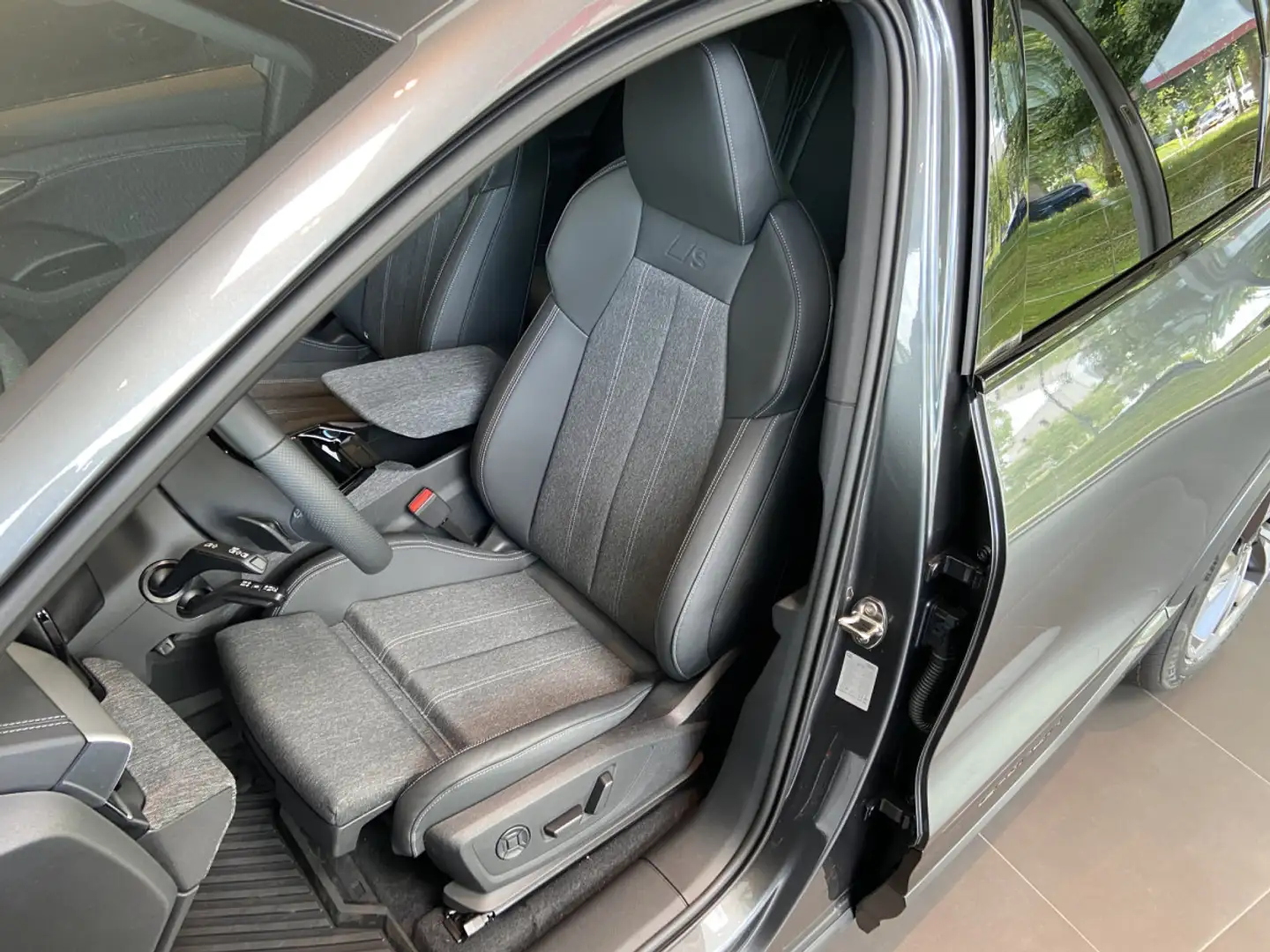 Audi Q6 S line 185 kW (252) (ch) Gris - 2