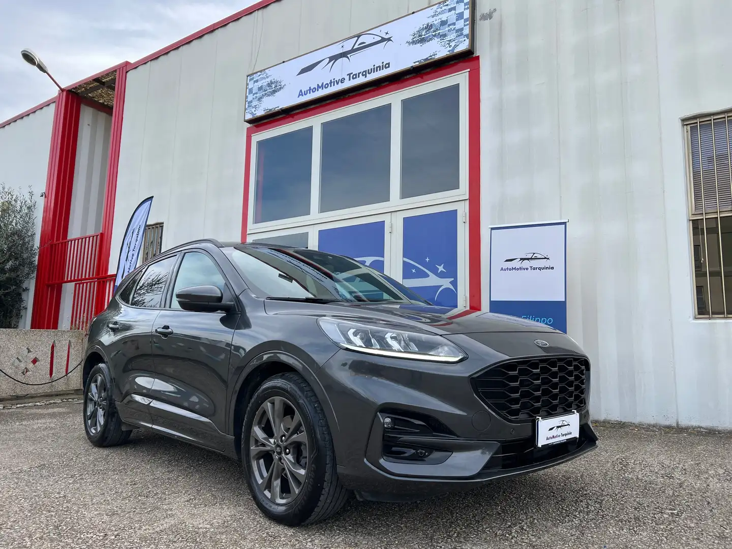 Ford Kuga 1.5 Ecoblue 120cv ST-LINE 2WD Aut. Gris - 2