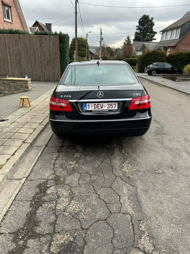 Mercedes-Benz E 220 CDI BE Zwart - 2