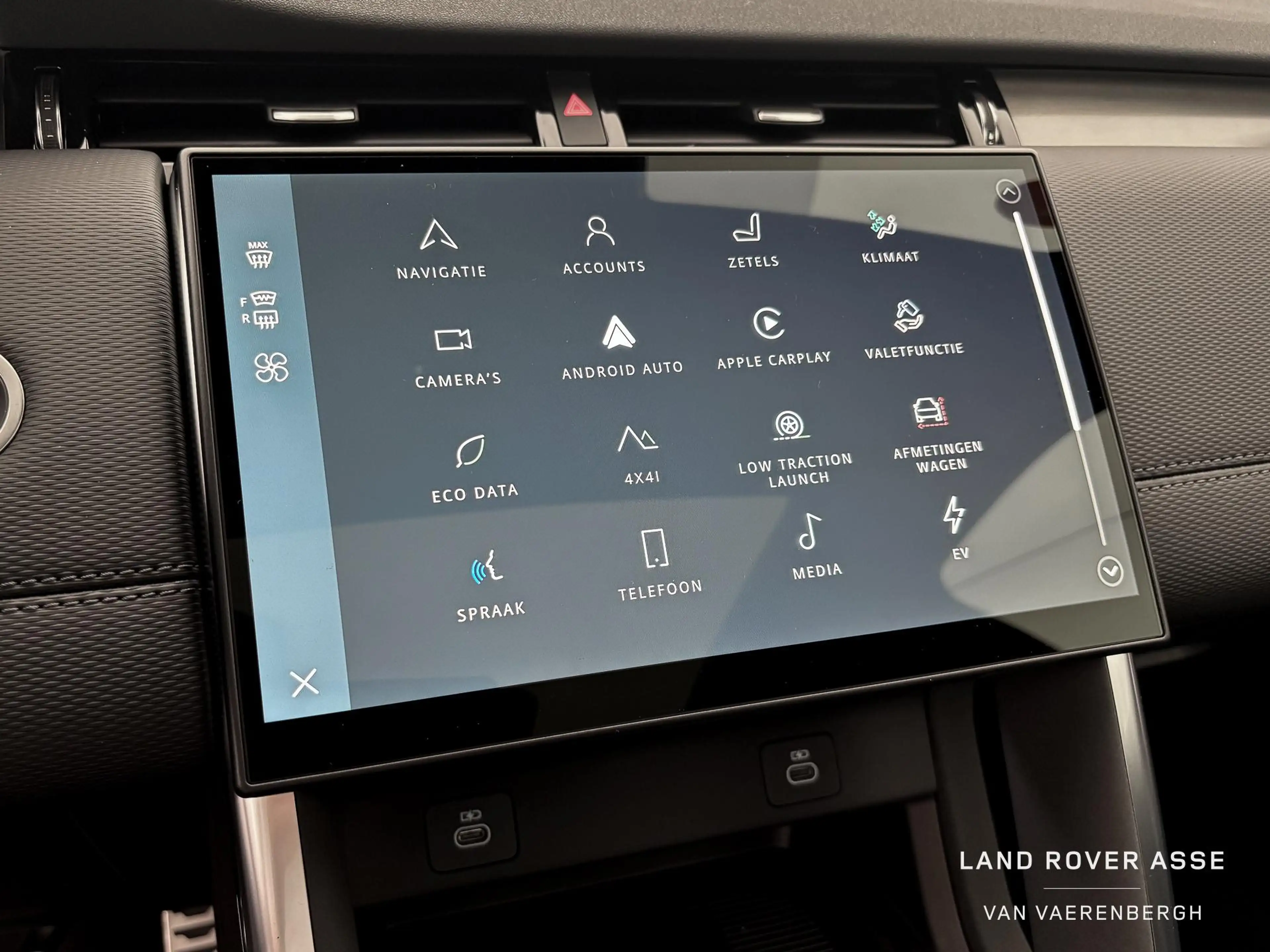 Land Rover Discovery Sport P270e Dynamic SE AWD — photo 14