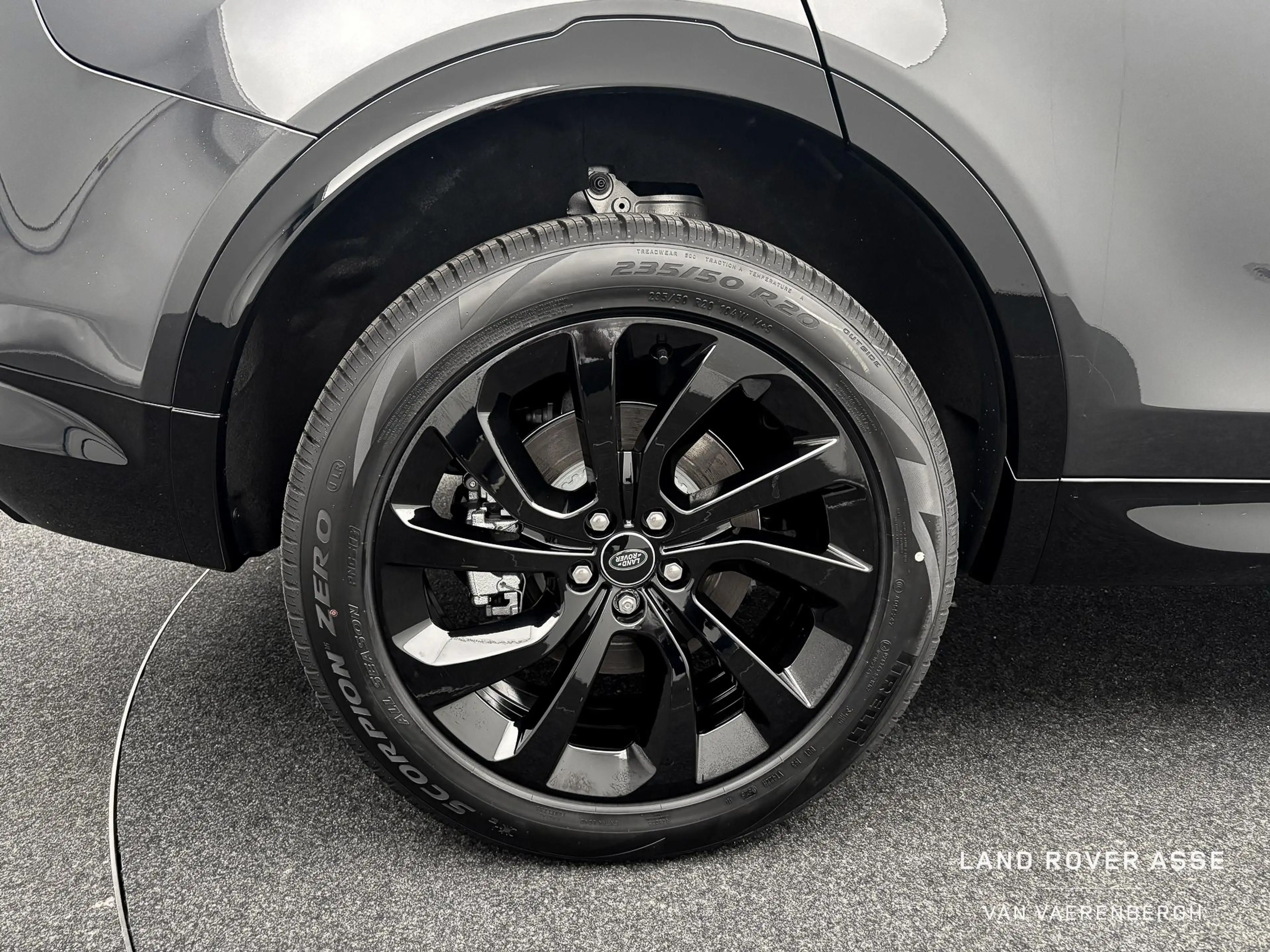 Land Rover Discovery Sport P270e Dynamic SE AWD — photo 9