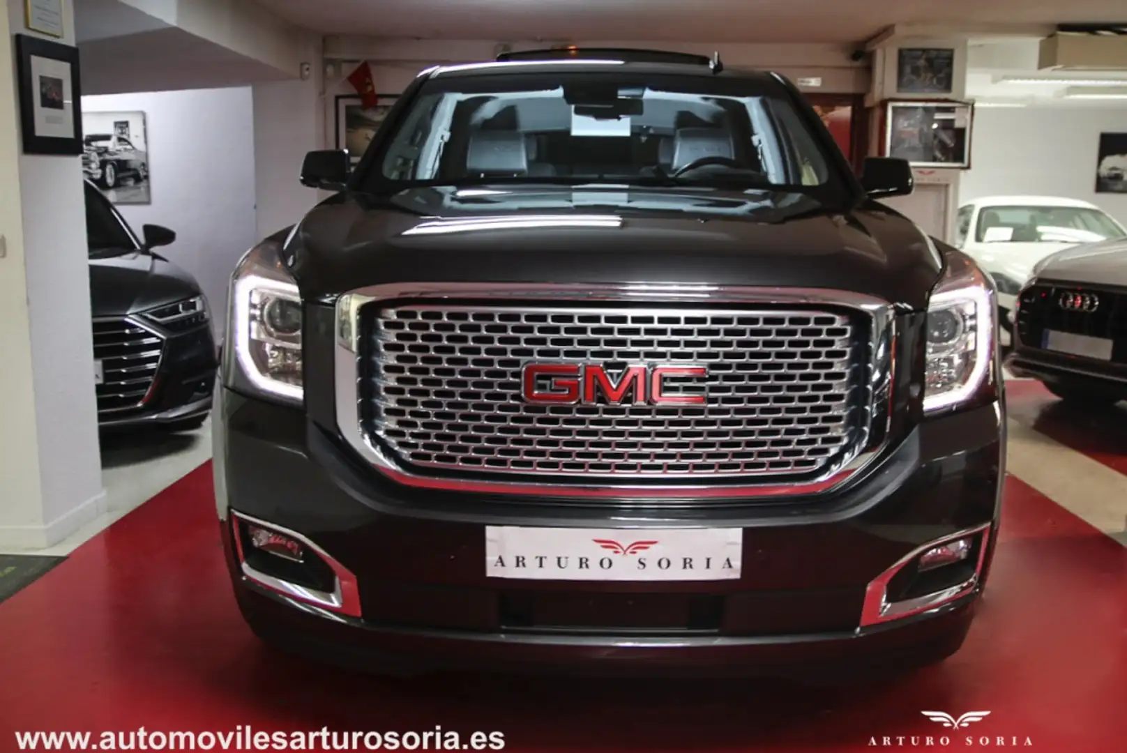 GMC Yukon Denali 6.2 V8 4WD Gri - 2