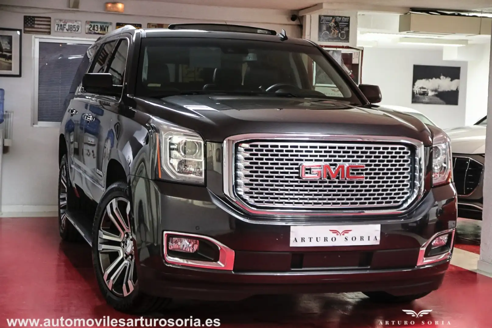 GMC Yukon Denali 6.2 V8 4WD Gri - 1
