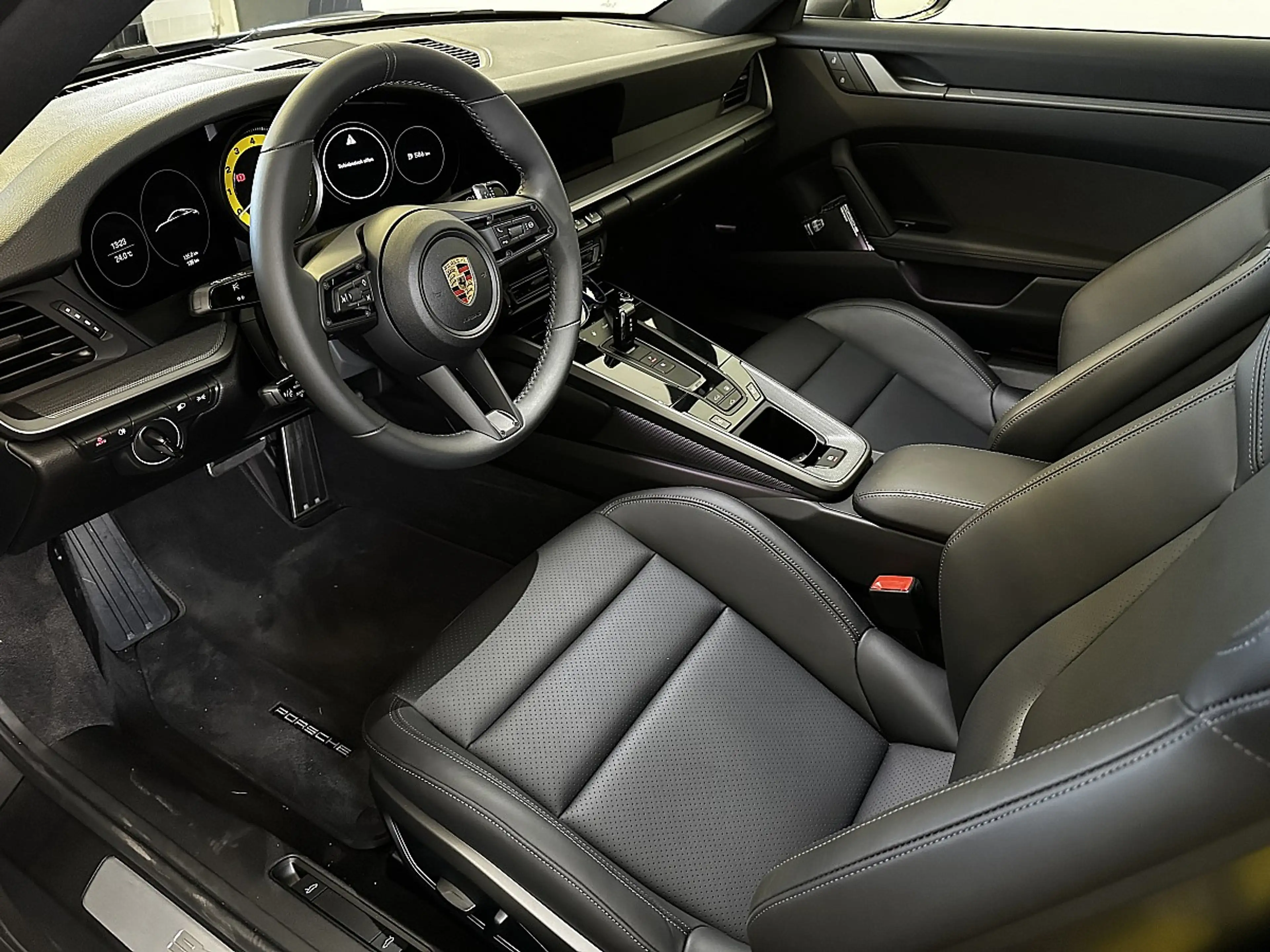 Porsche 911 Carrera Coupé PDK — photo 15