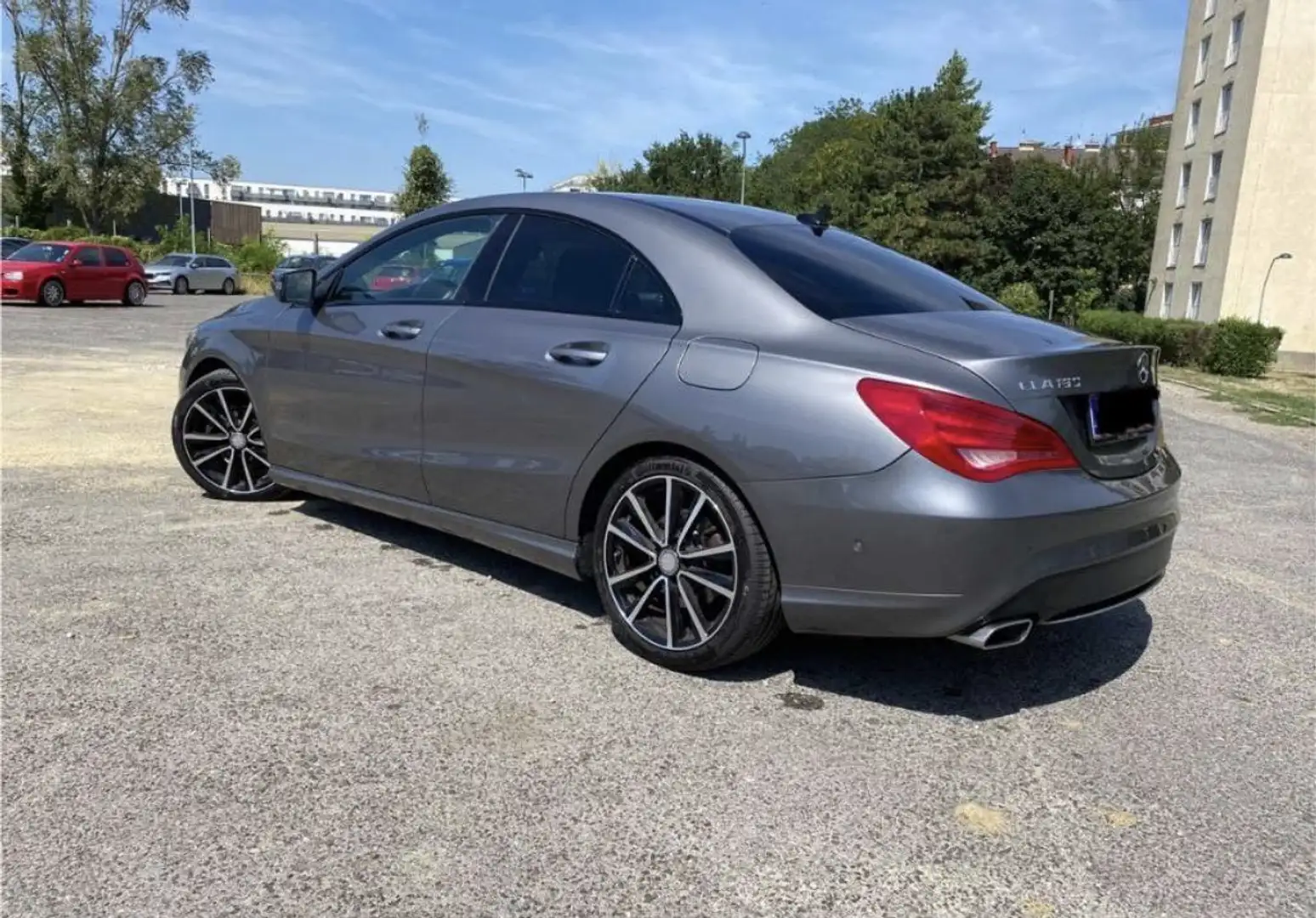 Mercedes-Benz CLA 180 wenig KM, AHK, Top Grau - 2