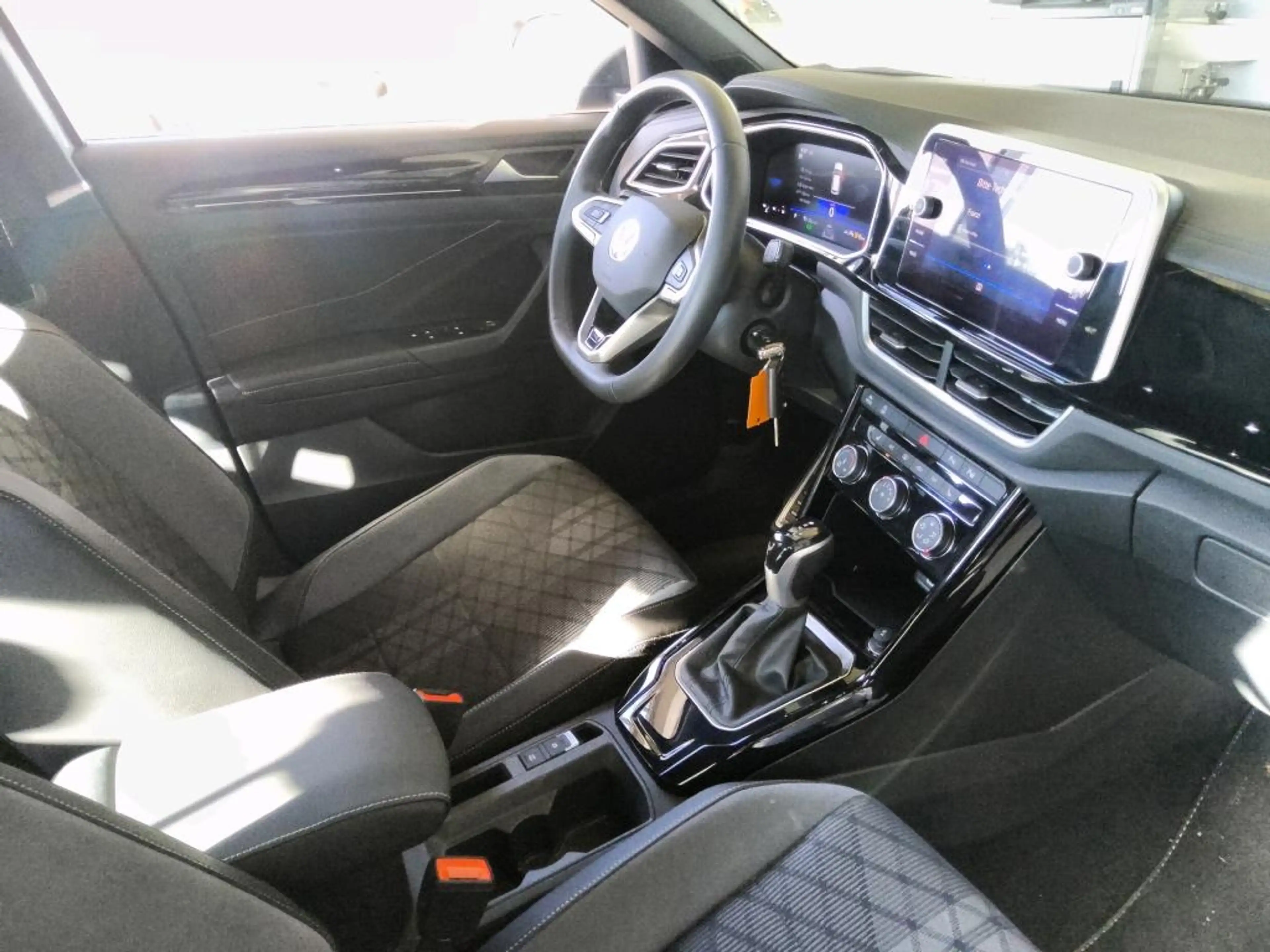 Volkswagen T-Roc 1.5 TSI DSG R-LINE +LED +ACC +VIRTUAL +CARPLAY +S — photo 7